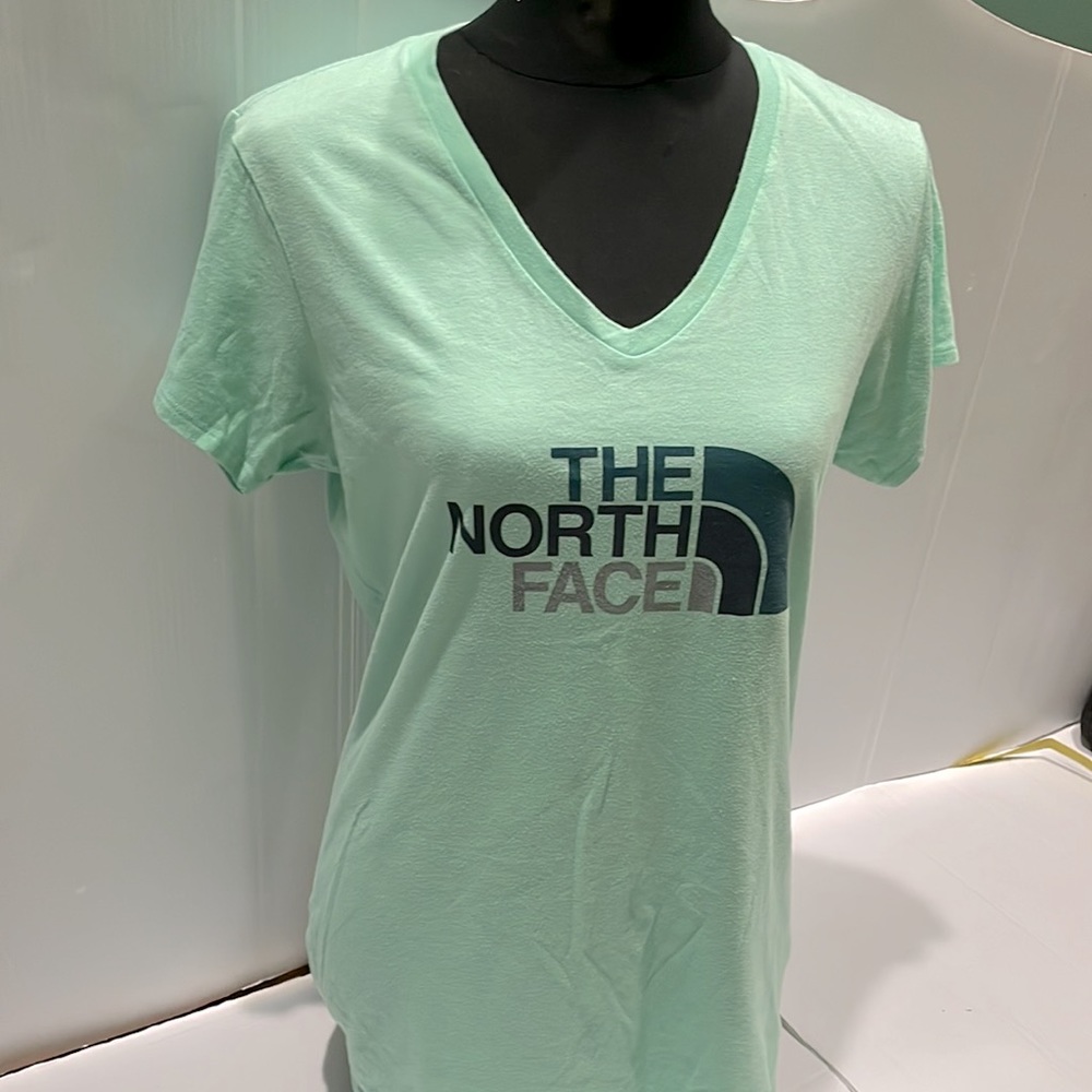 The North Face Short Sleeve Half-Dome V-Neck Slim-Fit T-Shirt Women’s Size Large